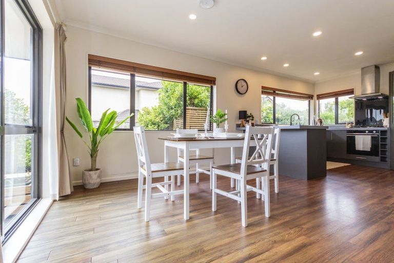 Photo of property in 7 Lourie Way, Fitzherbert, Palmerston North, 4410