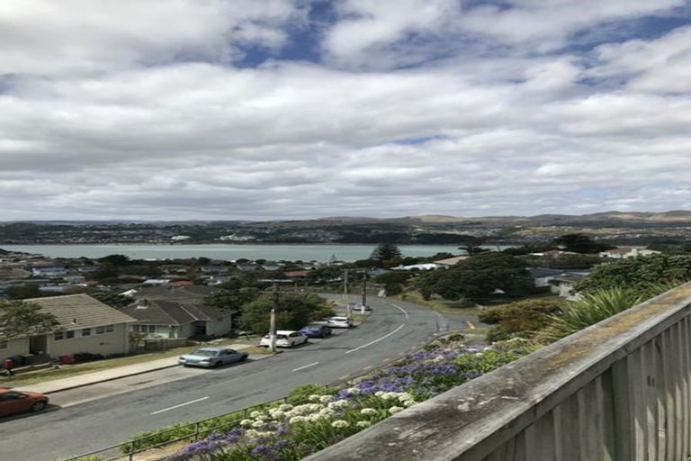 Photo of property in 35 Pikarere Street, Titahi Bay, Porirua, 5022