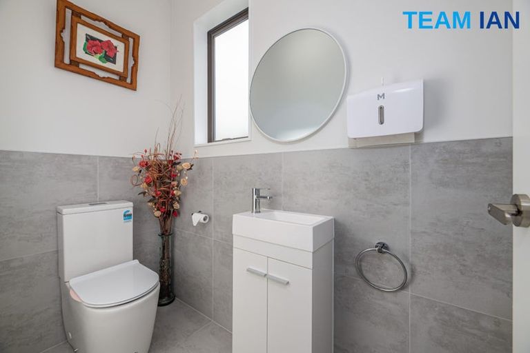 Photo of property in 73a Granville Drive, Massey, Auckland, 0614