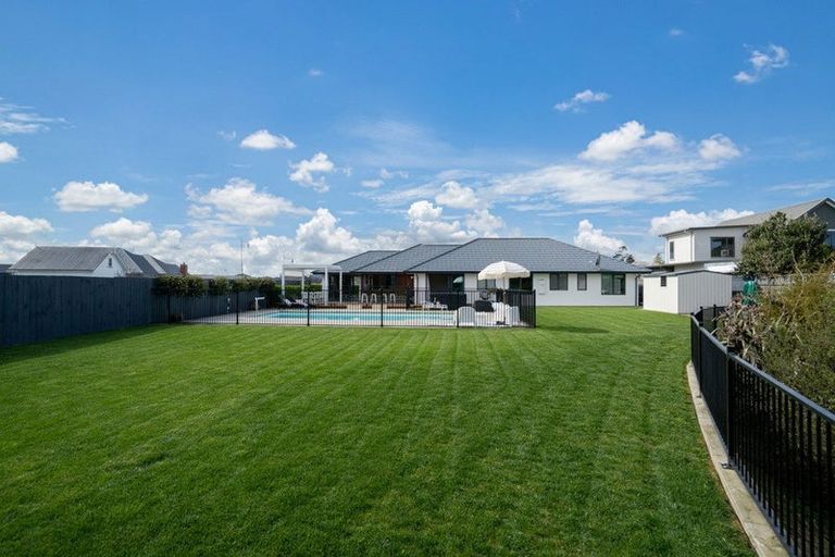 Photo of property in 10 Clifford Close, Leamington, Cambridge, 3432