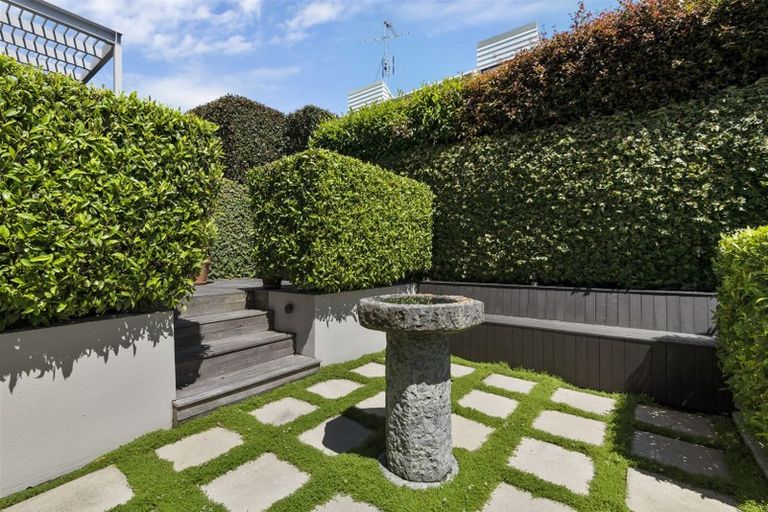 Photo of property in 87b Castor Bay Road, Castor Bay, Auckland, 0620