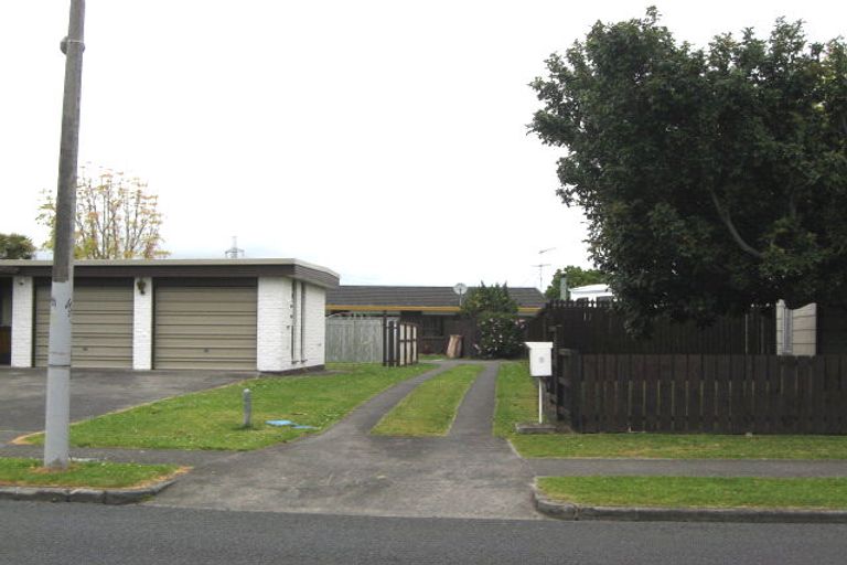 Photo of property in 1/6 Walter Strevens Drive, Conifer Grove, Takanini, 2112