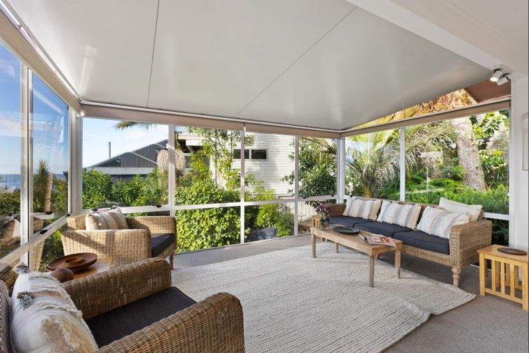 Photo of property in 31 Ocean View Road, Hatfields Beach, Orewa, 0931