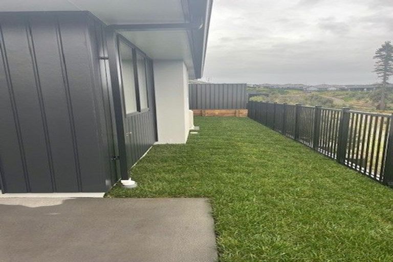 Photo of property in 16 Kauri Lane, Omokoroa, 3114