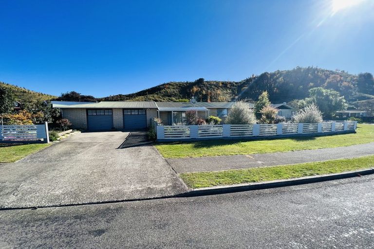 Photo of property in 12 Syme Crescent, Kawerau, 3127