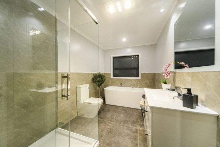 Photo of property in 3 Vaucluse Heights, Fitzherbert, Palmerston North, 4410