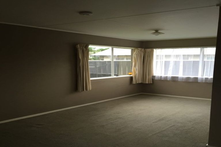 Photo of property in 42 Acacia Street, Kelvin Grove, Palmerston North, 4414