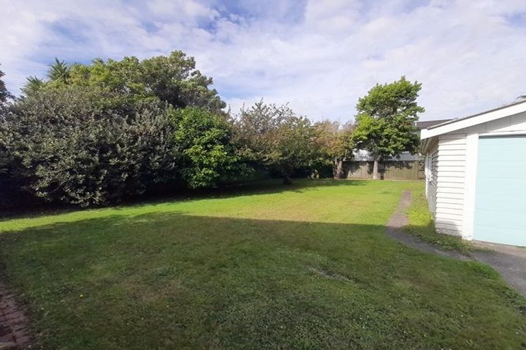 Photo of property in 64 Newcastle Street, Hokowhitu, Palmerston North, 4410