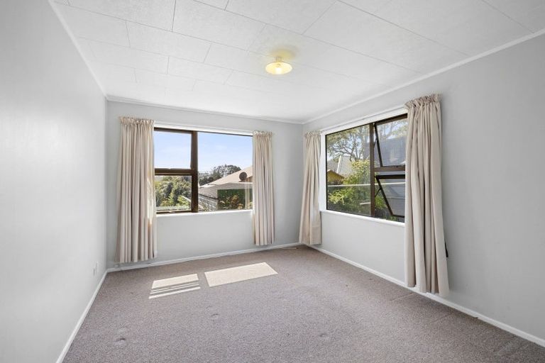 Photo of property in 17 Cutfield Road, New Plymouth, 4310