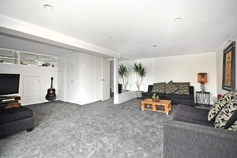 Photo of property in 28 Choice Avenue, Henderson, Auckland, 0612