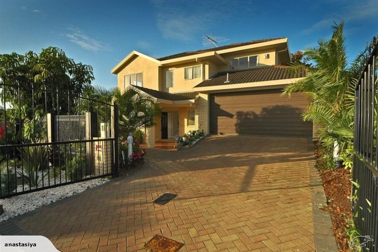 Photo of property in 13 Crimson Park, Oteha, Auckland, 0632