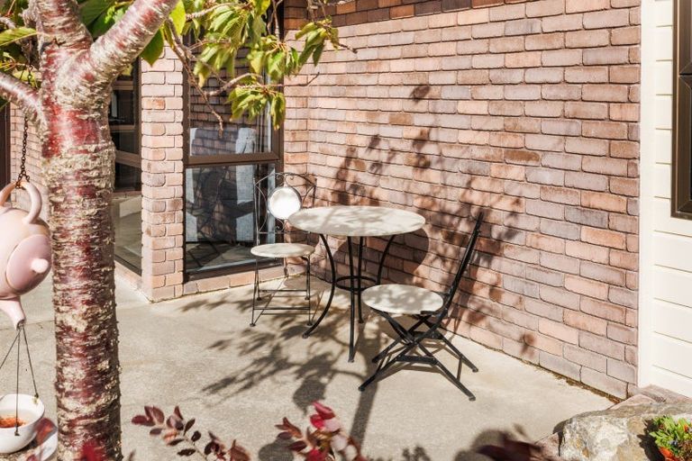 Photo of property in 21 Montana Way, Milson, Palmerston North, 4414