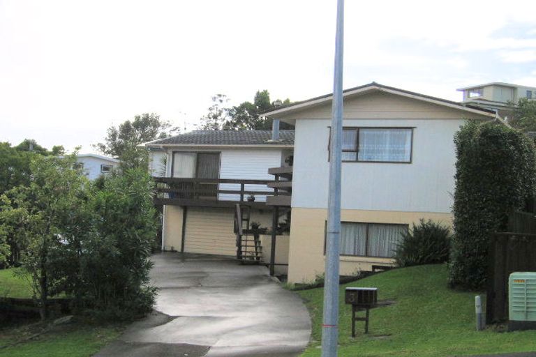 Photo of property in 3 Robbies Road, Shelly Park, Auckland, 2014