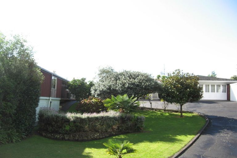 Photo of property in 11 Seymour Road, Mellons Bay, Auckland, 2014