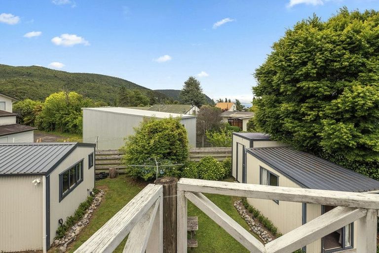 Photo of property in 19 Irwin Place, Kinloch, Taupo, 3377