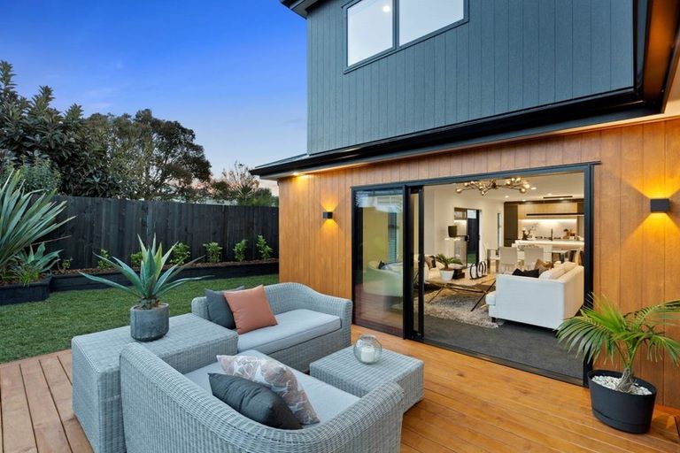 Photo of property in 7a Gambare Place, Wattle Downs, Auckland, 2103