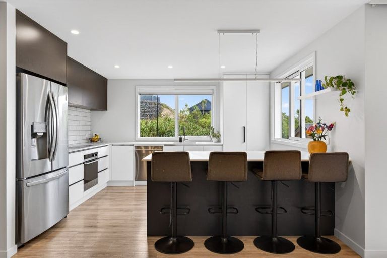 Photo of property in 77 Oak Road, Poraiti, Napier, 4112