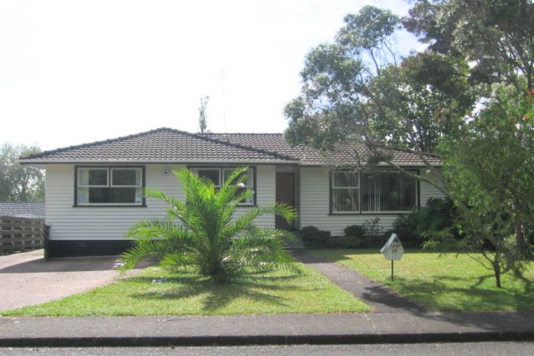 Photo of property in 17 Pendlebury Street, Green Bay, Auckland, 0604