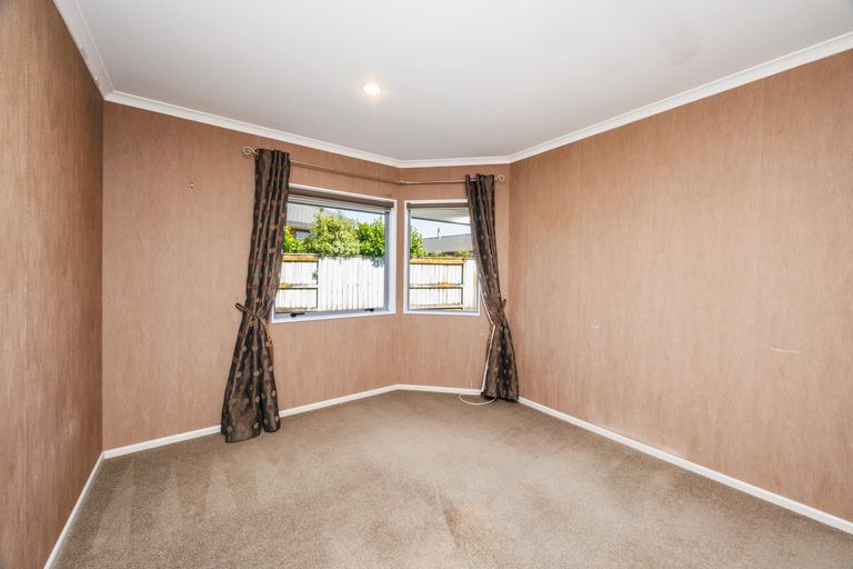 Photo of property in 20 Johnstone Drive, Fitzherbert, Palmerston North, 4410