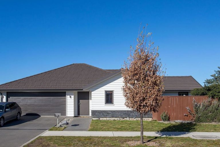 Photo of property in 72 Shillingford Boulevard, Rolleston, 7615