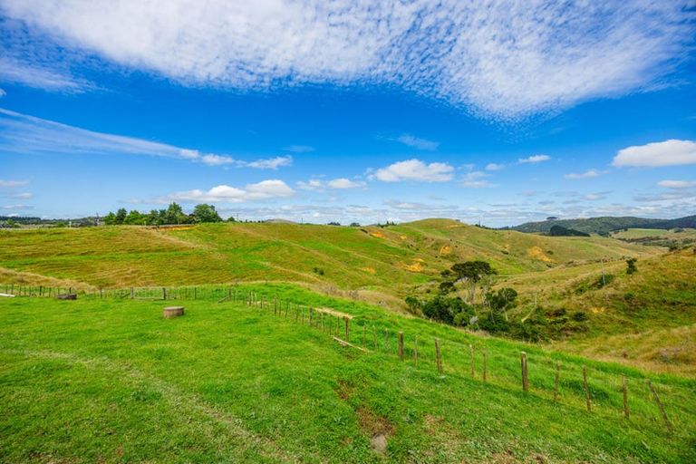 Photo of property in 613 Paparata Road, Bombay, 2675