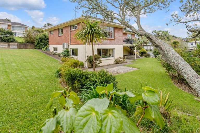 Photo of property in 3 Castleton Drive, Howick, Auckland, 2014