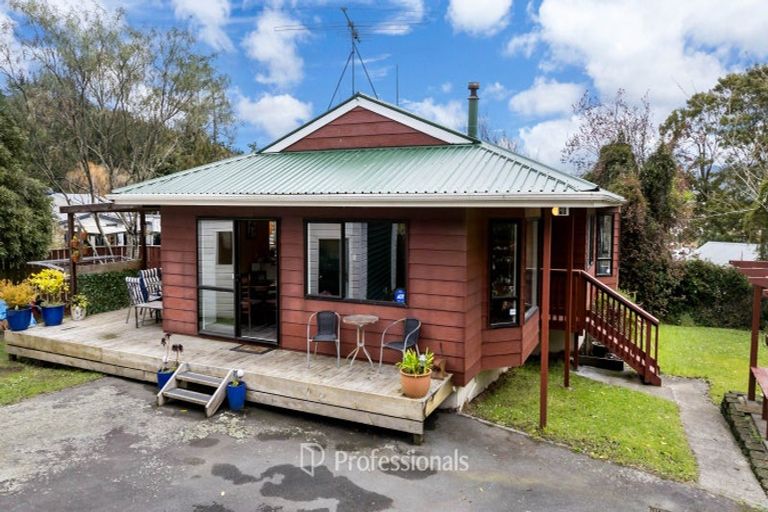 Photo of property in 11 Monarch Grove, Maoribank, Upper Hutt, 5018
