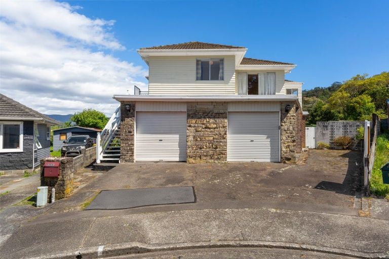 Photo of property in 7 Harlow Grove, Wainuiomata, Lower Hutt, 5014