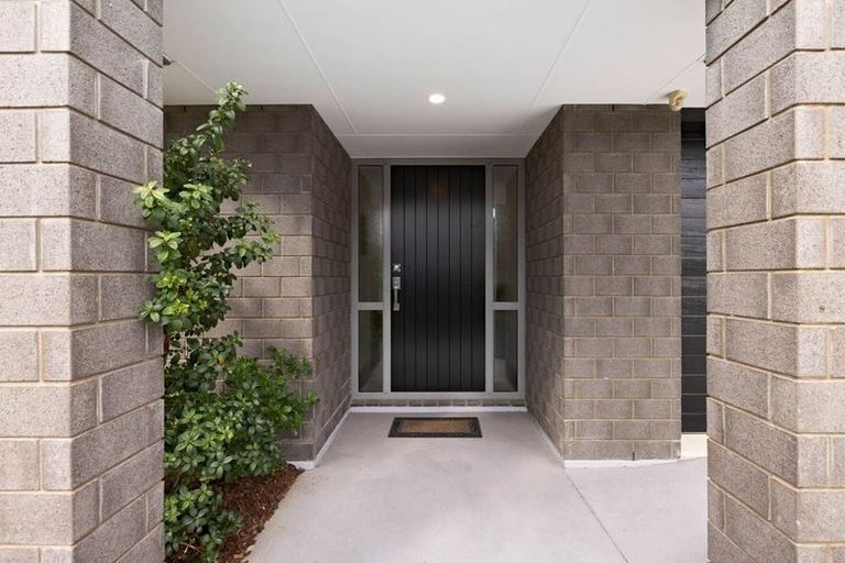 Photo of property in 5 Hayward Place, Ohauiti, Tauranga, 3112