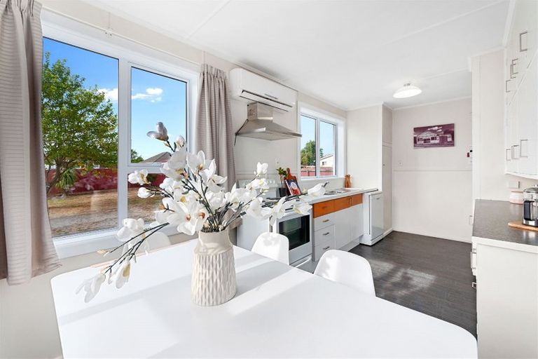 Photo of property in 24 Bournemouth Crescent, Aranui, Christchurch, 8061