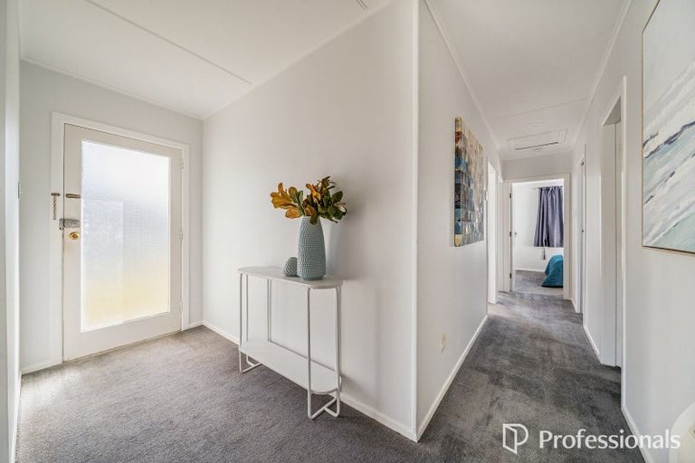 Photo of property in 5 Holly Grove, Maungaraki, Lower Hutt, 5010