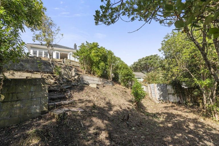 Photo of property in 15 Leveson Street, Strathmore Park, Wellington, 6022