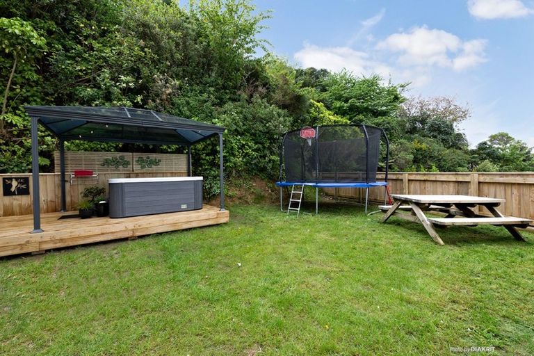 Photo of property in 4b Sarah Way, Crofton Downs, Wellington, 6035