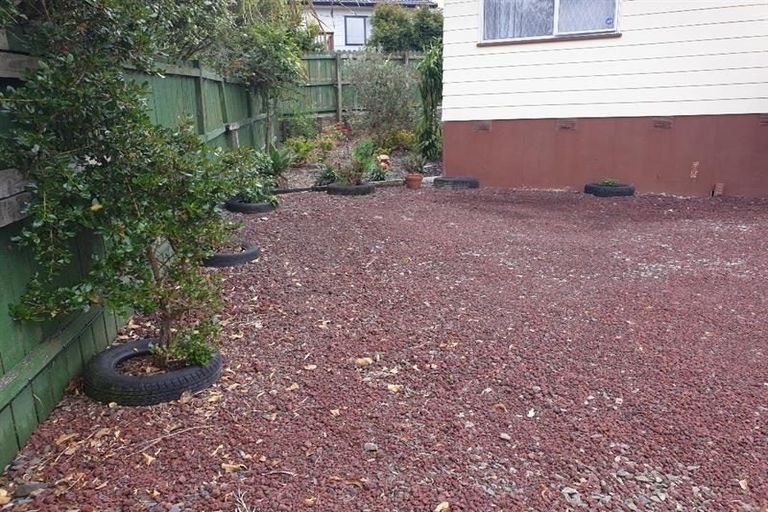 Photo of property in 5 Edgware Road, West Harbour, Auckland, 0618