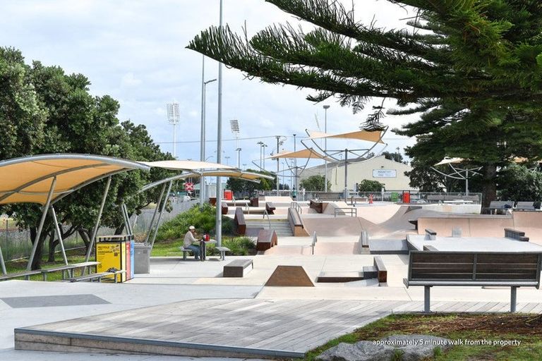 Photo of property in 8e Heath Street, Mount Maunganui, 3116