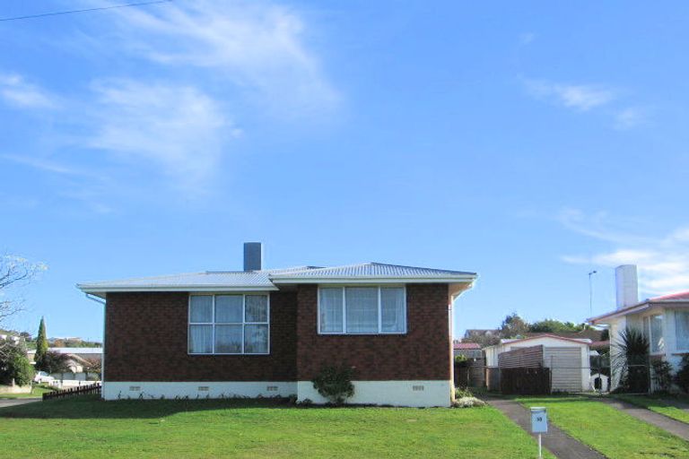 Photo of property in 66 Lethbridge Street, Feilding, 4702