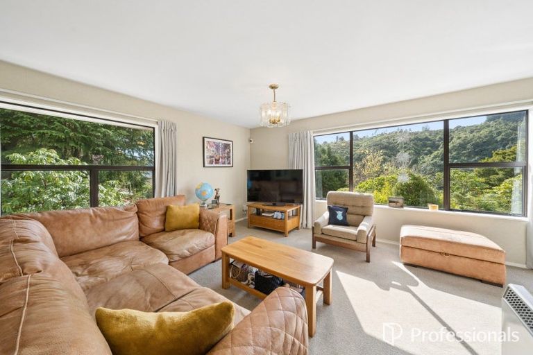 Photo of property in 136 Plateau Road, Te Marua, Upper Hutt, 5018