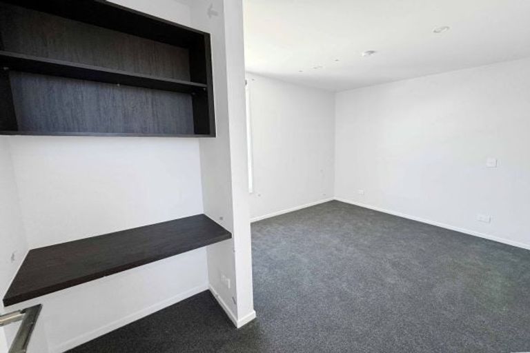 Photo of property in 8/79 Edmonton Road, Henderson, Auckland, 0612