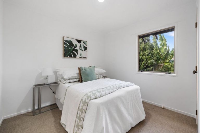Photo of property in 1/15 Golfland Drive, Golflands, Auckland, 2013
