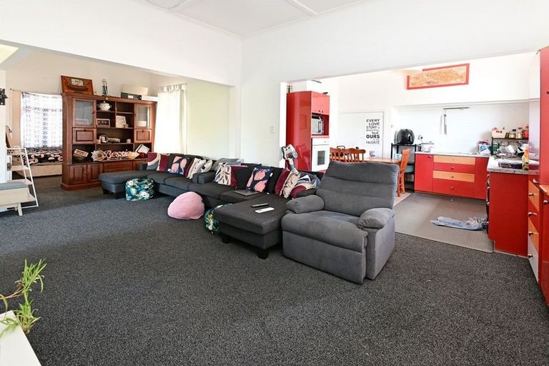 Photo of property in 18 Birdwood Road, Pukekohe, 2120