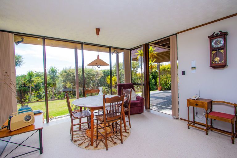 Photo of property in 60 Pacific Parade, Army Bay, Whangaparaoa, 0930