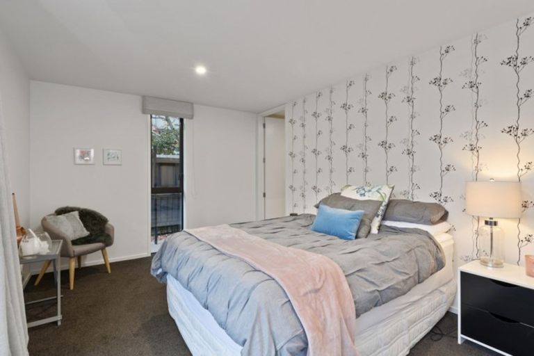 Photo of property in 64 Clyde Road, Ilam, Christchurch, 8041