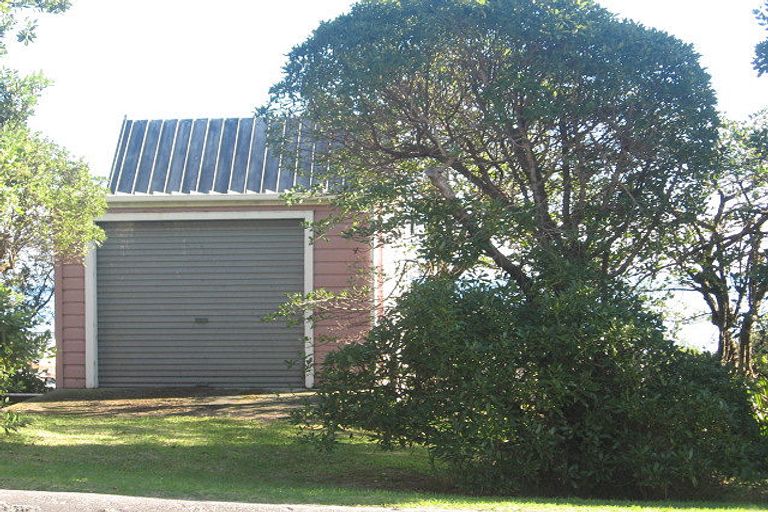 Photo of property in 76 Ames Street, Paekakariki, 5034