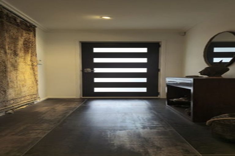 Photo of property in 3 Viridian Lane, Greenhithe, Auckland, 0632