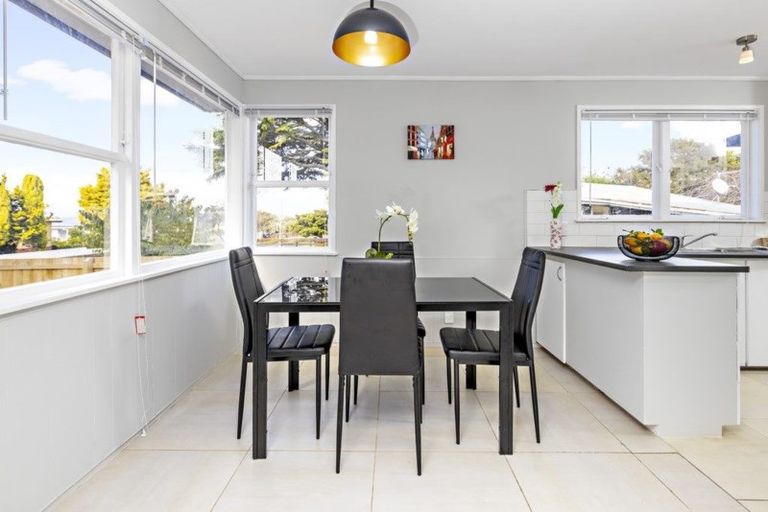 Photo of property in 9 Roseanne Road, Manurewa, Auckland, 2102