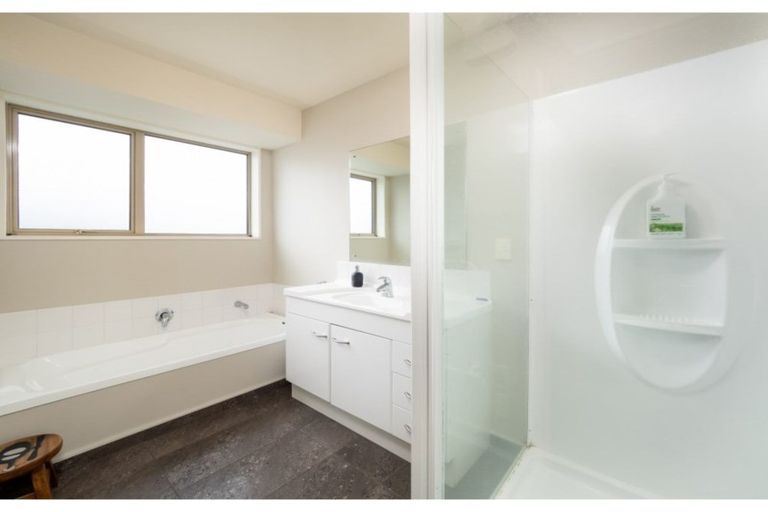 Photo of property in 92 Milns Road, Halswell, Christchurch, 8025