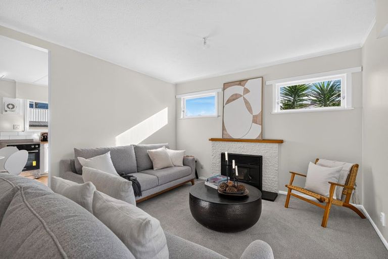 Photo of property in 17 Philip Street, Carterton, 5713