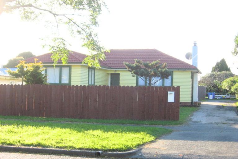 Photo of property in 2/19 Martin Road, Manurewa, Auckland, 2102