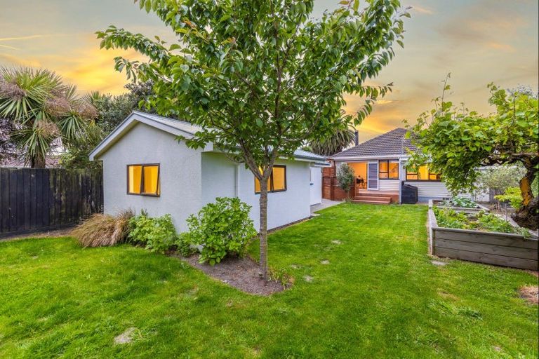 Photo of property in 96 Estuary Road, South New Brighton, Christchurch, 8062