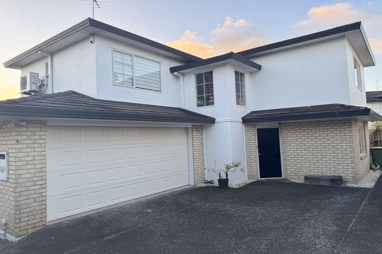 Photo of property in 5a San Luis Place, Golflands, Auckland, 2013